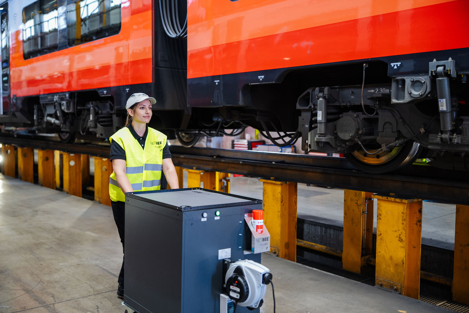 BrakeBEE next to a railway vehicle